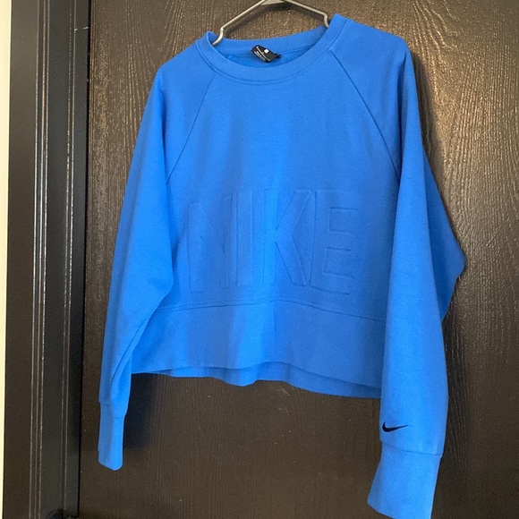 Nike Cropped Crew Neck - Picture 2 of 3